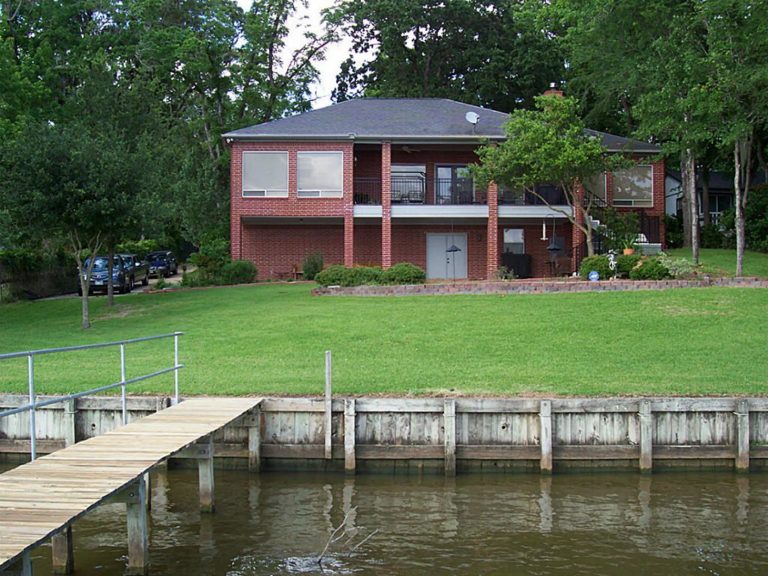 Waterfront Homes For Sale On Lake Norman   Waterfront Home 768x576 